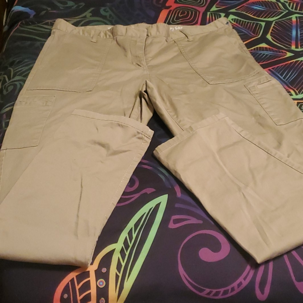 Gap khaki crop